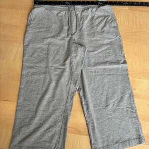 Vintage Gray Jersey Knit Capri Sweatpants